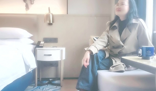 【良家故事】密码房，网恋 中年良家妇女收割机~4天2女，附带聊天记录，床上也疯狂