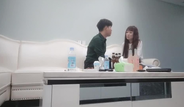【凡哥真实良家】30岁良家人妻 身材苗条 撸串喝酒 舔穴啪啪 风情万种小荡妇 大屌狂插浪叫不止