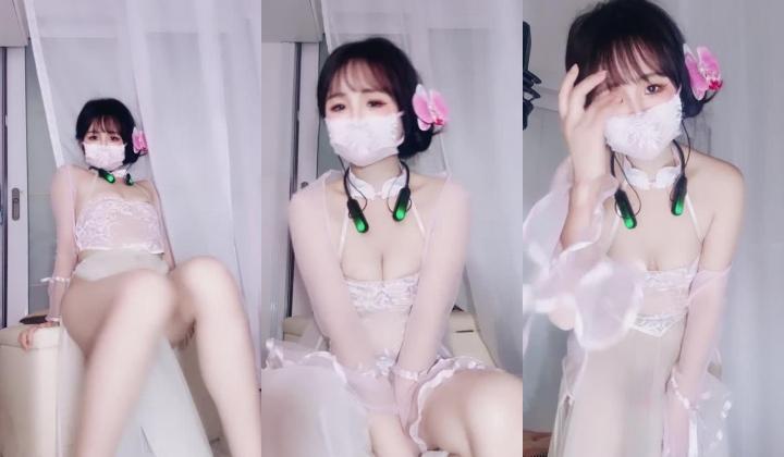 精品推荐 极品嫩妹主播『舞蹈小幂幂』性感古风透明薄纱肚兜动感脱衣裸舞自慰