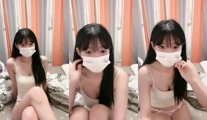 清纯尤物美少女！外表呆萌卡哇伊！hallokiti内裤，小尺度露穴，穿上吊带黑丝袜，掰穴特写超粉