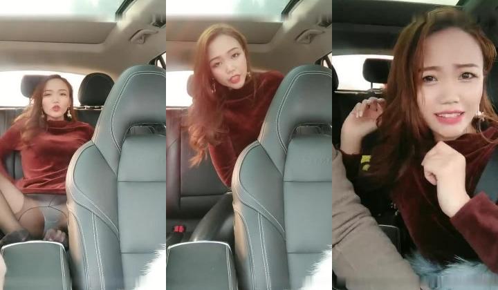 颜值不错骚妹子【丝袜控舔足】和炮友车内塞跳蛋摸逼，性感黑丝高跟鞋非常诱人