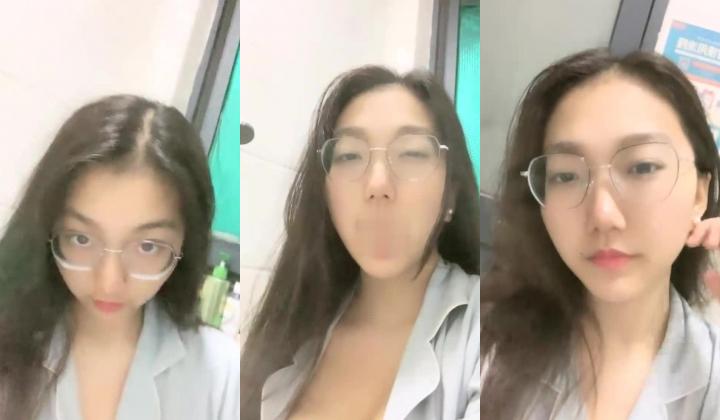 青春靓丽19岁，【小野猫】，G奶学妹~女生宿舍偷播~天然巨乳~沐浴掰穴柔逼，阴毛浓密水汪汪