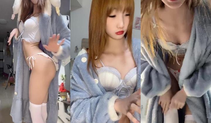 80多斤红唇小姐姐！苗条身材白丝美腿！特写粉嫩小穴，翘起屁股拍打，性感极度诱惑