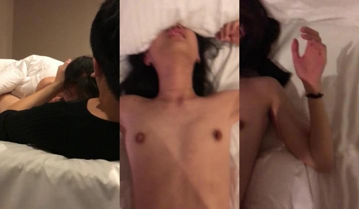 艺校性感短裙美女和网友吃过饭后到足疗店包厢等技师来时就被男的掀开短裙干,又到酒店继续操,逼紧水汪,真能叫!