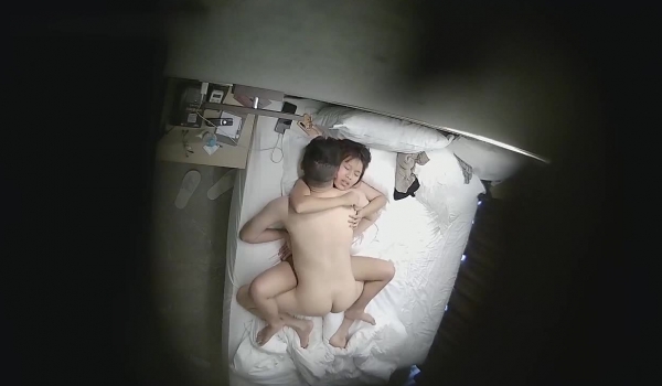 黑客破解上帝视角偷拍 ️年轻夫妻酒店开房啪啪啪