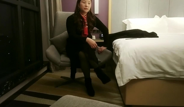 【良家故事】，泡良最佳教程，大神手把手教学，两位知性美人妻，把专属老公的骚穴送货上门，求插入求满