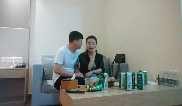 【爱情故事】1，最新拿下新良家，漂亮温柔，少妇正是如狼似虎的时刻，欲拒还迎下午钟点房春宵一刻