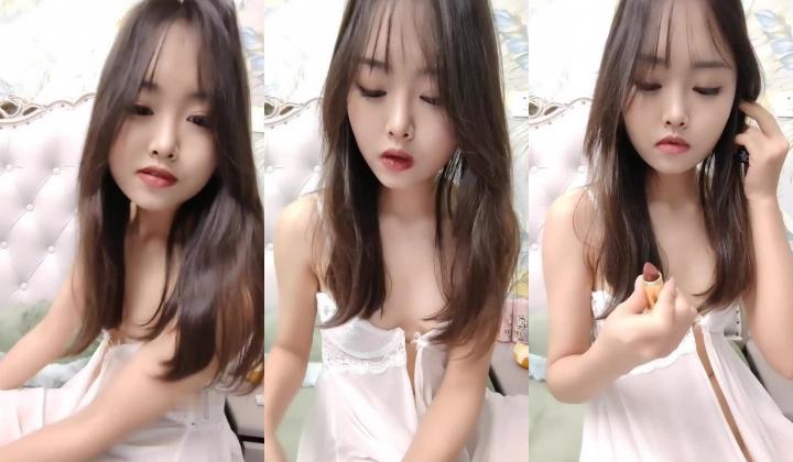 清纯校花被干了【淘气熊熊】懵懂可爱青春无敌，小仙女的少女气息无人能挡，被男友各种姿势暴插，好爽好
