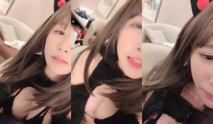 【京鱼儿】高人气19岁学生妹，白皙大奶，无毛嫩穴，道具自慰，喷水流白浆，玩到翻白眼，被网友包夜三