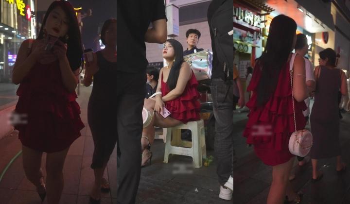 红色连衣裙高跟鞋骚货美女 参加聚会被抄底岔开双腿的时候可以看到小姐姐竟然没穿内裤逼很肥似乎无毛