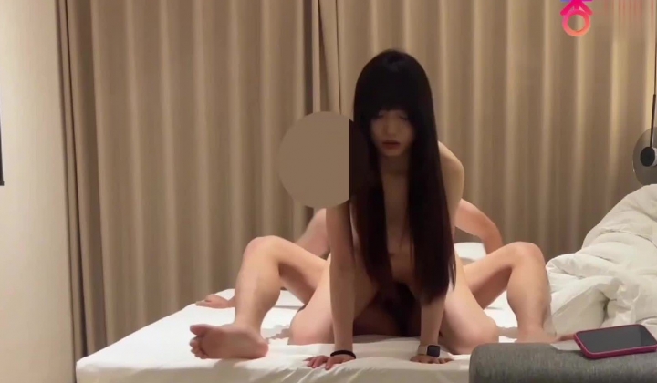 探花史莱姆 网约学舞蹈的校花妹子腰细腿长皮肤白嫩身体柔软还能一字马，各种姿势都很配合到位