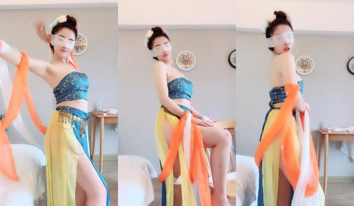 舞蹈老师颜值爆表模特身材，古典美舞蹈才艺秀，这种舞蹈不多见床上露出鲜美鲍鱼爽翻天
