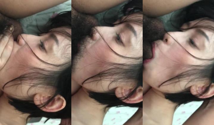 云盘高质露脸泄密！精液面膜，对着男友竖中指，清纯美少女反差又欠肏，单纯快乐的小嫩妹