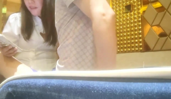 足疗店【凯迪拉克】勾搭4位巨乳技师 边摸奶边打飞机，最近店里妹子的质量稳步提升，颜值挺高，对白精