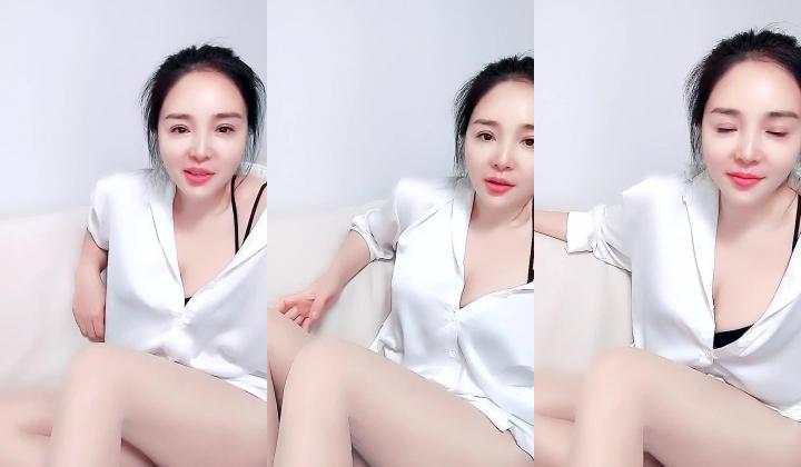 【柠曦】饥渴丝袜美少妇骑乘后入口交乳交拔出射精
