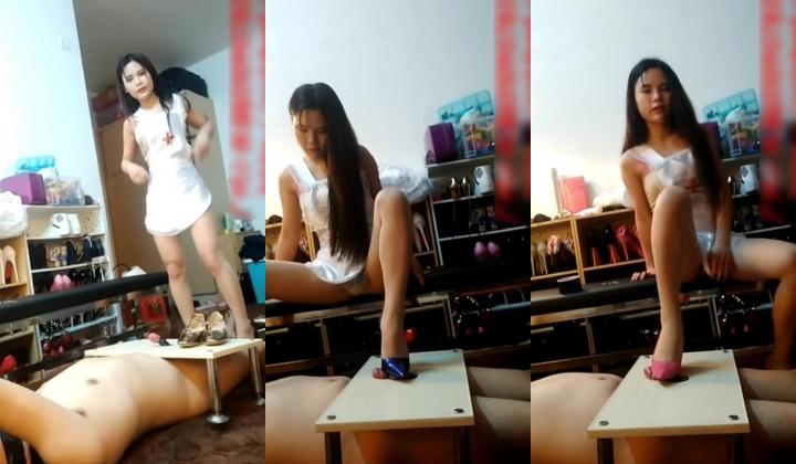 猎奇极品！重口暴力露脸调教女王【广州小丝】小丝女王隔板花式踩J_小丝女王护士制服坐脸上鲍鱼
