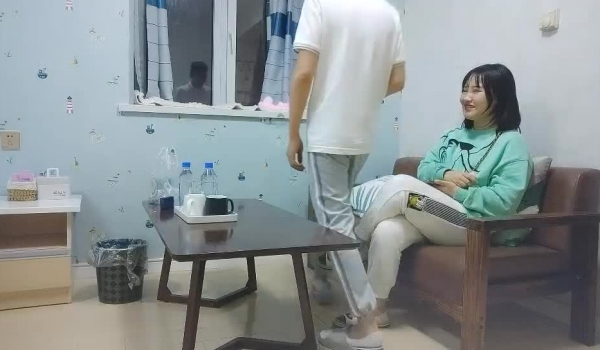 顶风作案的小伙约嫖丰韵楼凤还要付楼凤打车费