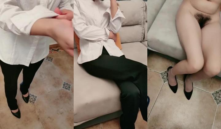 戏精演绎大宝哥约地产中介小姐上门放盘金钱诱惑姐姐性交易对白有趣