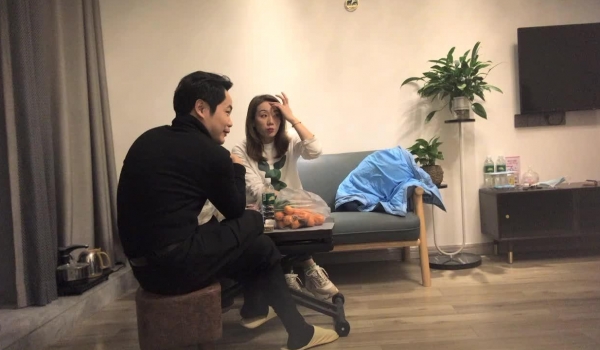 【熟女探花】，出道以来颜值巅峰，极品美人妻，风情万种俏佳人，大长腿，C罩杯，小伙舌吻调情，极致享