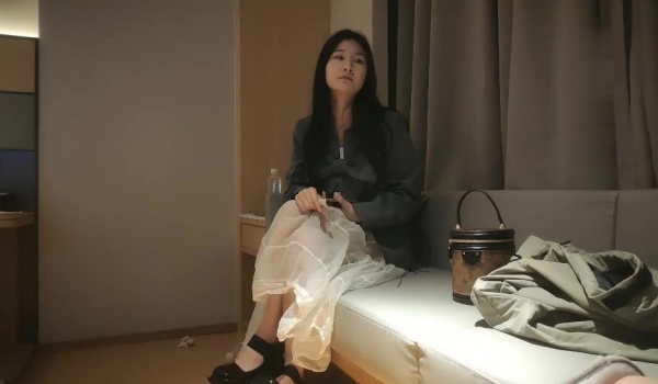 【追梦人&文轩探花】小姐姐常留意外围群消息 调情洗澡脱光上床时 及时发现摄像头一把盖住 文轩暴怒