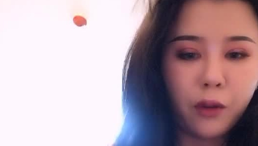 高颜值美女胸前纹身妹子性感黑丝振动棒抽插自慰