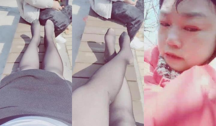 风骚熟女户外公园勾搭闷骚大哥激情啪啪，全程露脸让大哥吃奶子，深喉大鸡巴开档黑丝直接后入爆草抽插好