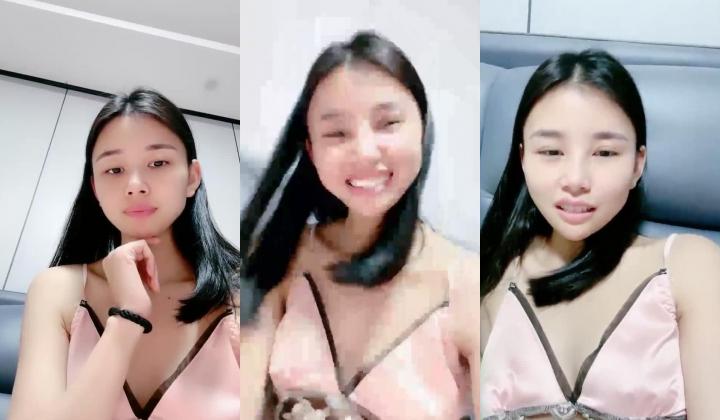 清纯学生妹，【升级版武圣】，大大的眼睛，修长苗条的身材，洗澡撒尿自慰一条龙展示