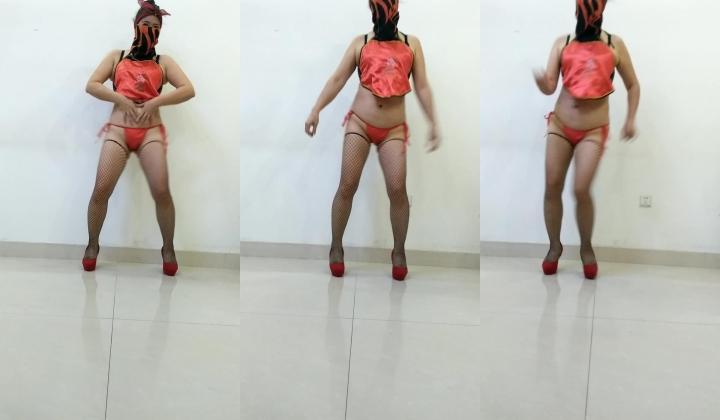 臀控熟女控必备！曾火爆全网的露脸广场舞大妈【美美子】大尺度私拍第二弹，骚舞挑逗情趣诱惑紫薇全裸，