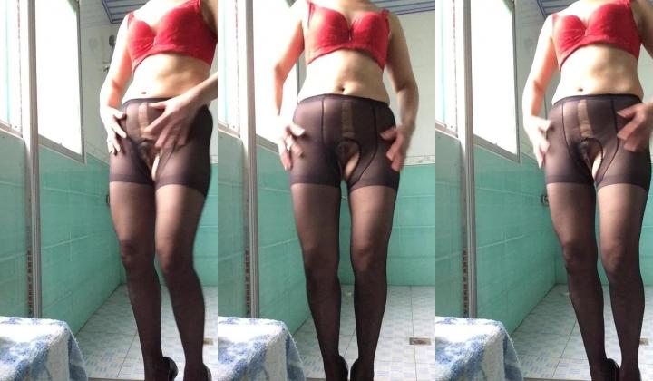 臀控熟女控必备！曾火爆全网的露脸广场舞大妈【美美子】大尺度私拍第二弹，骚舞挑逗情趣诱惑紫薇全裸，相当反差