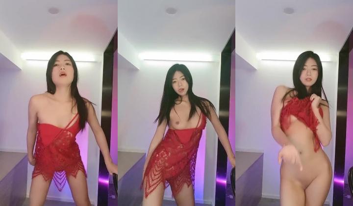 最新极品身材性感美少女【白羊座】露脸私拍裸舞身材爆炸各种热门BGM情趣搔首弄姿抖奶顶胯电臀