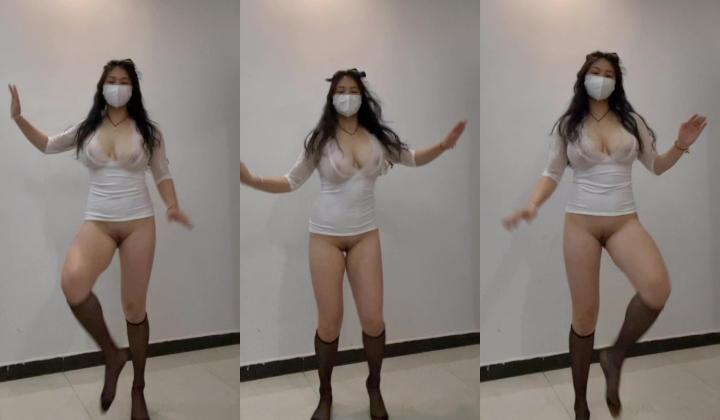 青春无敌 白皙圆润极品天然巨乳蜂腰肥臀网红小钢炮【万听】高价私拍~变装裸舞紫薇