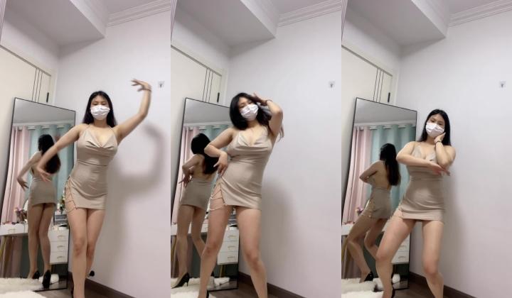 青春无敌 白皙圆润极品天然巨乳蜂腰肥臀网红小钢炮【万听】高价私拍第三季~变装裸舞紫薇完美炮架