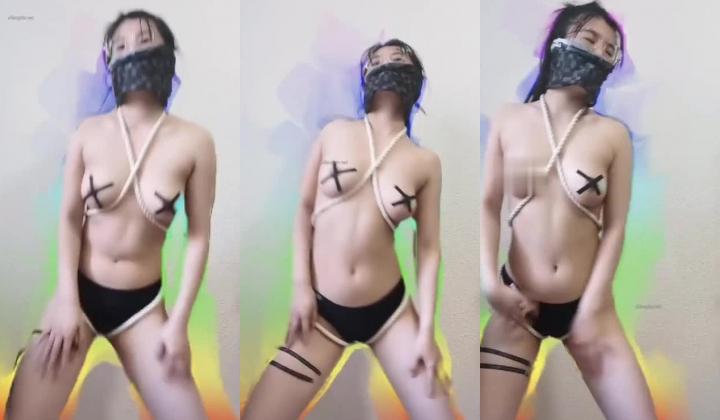 青春无敌抖音风极品网红嫩妹高价定制裸舞、变装、紫薇等反差超大合集~美女如云~有大胆露脸的