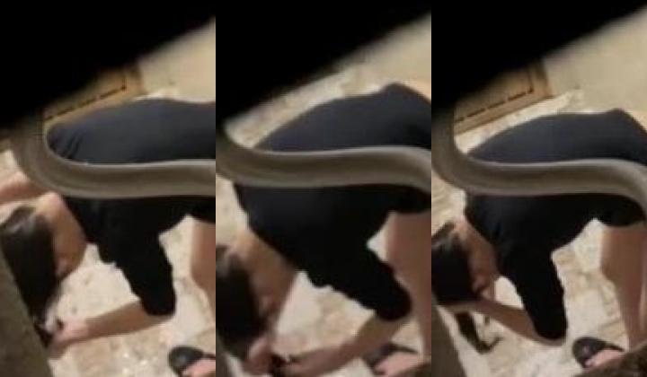 大神洗澡偷拍 学校浴室近距离偷拍学妹洗澡,胆量挑战训练