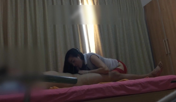 JL屌哥荣誉新作-被红丝骚熟女姐姐调教 小姨子勾引姐夫偷晴玩角色扮演 被发现偷拍足交接着操