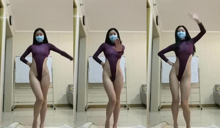 推特大学生嫩妹 云朵有点甜 身材超棒嫩妹，专业舞蹈动感摇摆！定制裸舞5 高差体操服嗨歌舞