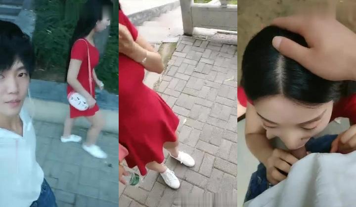 调教女友新人小哥和红衣妹子户外啪啪，公园路边口交撩起裙子骑坐舔逼