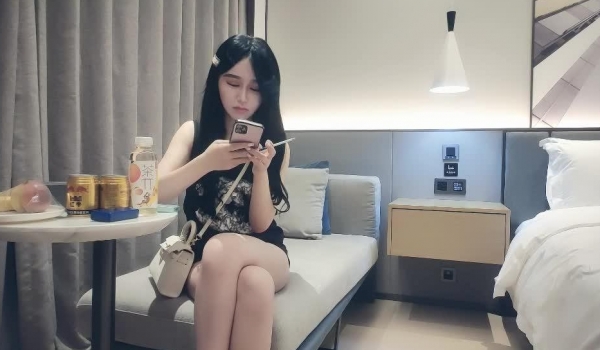 【夜太美七夜】小宝约过的外围女 肤白貌美 脱光调情娇喘不断 太警觉 两次要求盖上手机 对白精彩
