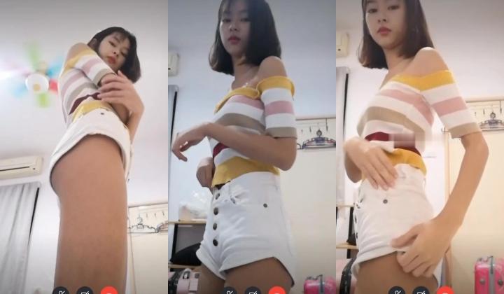 模特视频面试被泄露舞蹈功底兼模特出身气质美女X琪360度裸露特写，附生活照