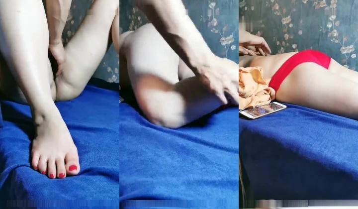 穿着个红内裤而且涂了红趾甲来做保健分明就是来享受特殊服务的，估计身体比较敏感说男技师那有这么搞得