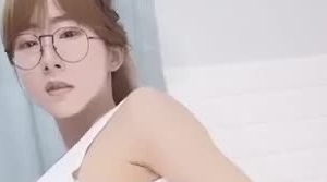 苗条眼镜妹子双人啪啪秀多种姿势换着操呻吟诱惑