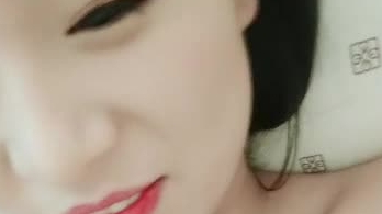 颜值不错长相甜美大奶妹子双人秀 舔JJ口交足交上位骑乘啪啪