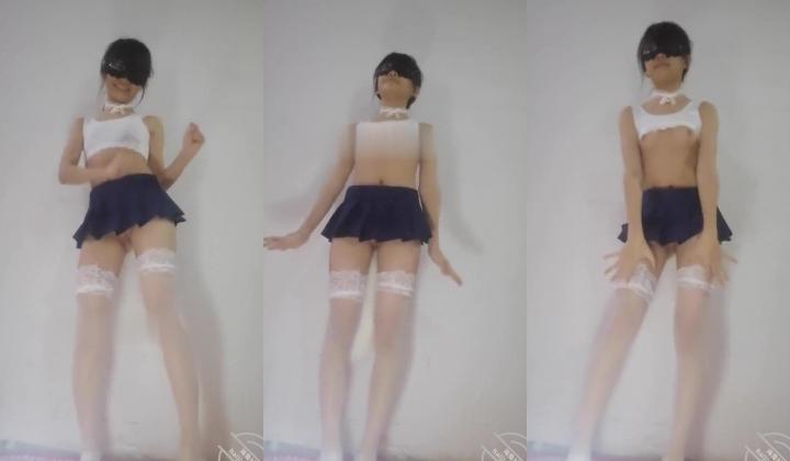 外站老油条，乱伦大神【我的女儿甜甜】钻石贴，与已成年的萝莉女儿甜甜，各种日常啪啪内射