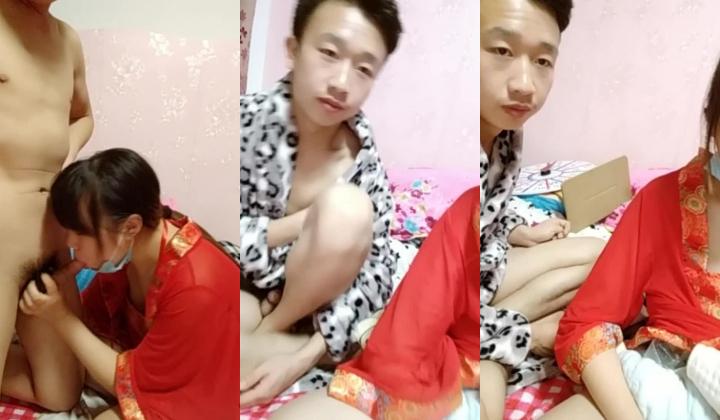 小夫妻生了孩子没奶粉 表演操逼挣点