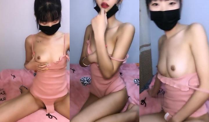 年轻漂亮嫩妹主播和炮友双人啪啪秀 颜值不错身材苗条 激情啪啪 很是诱人