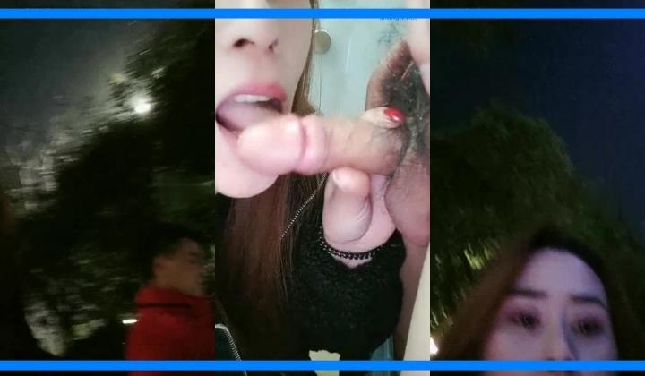 少妇主播大半夜发骚勾引陌路人，公共厕所激情啪啪啪