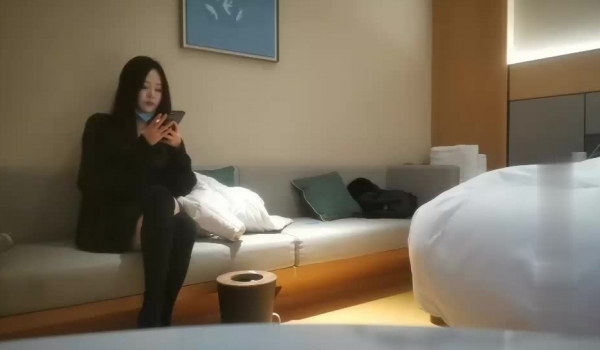 文轩探花约了个黑衣高颜值妹子激情啪啪，翘起屁股口交后入大力猛妹子搞得受不了