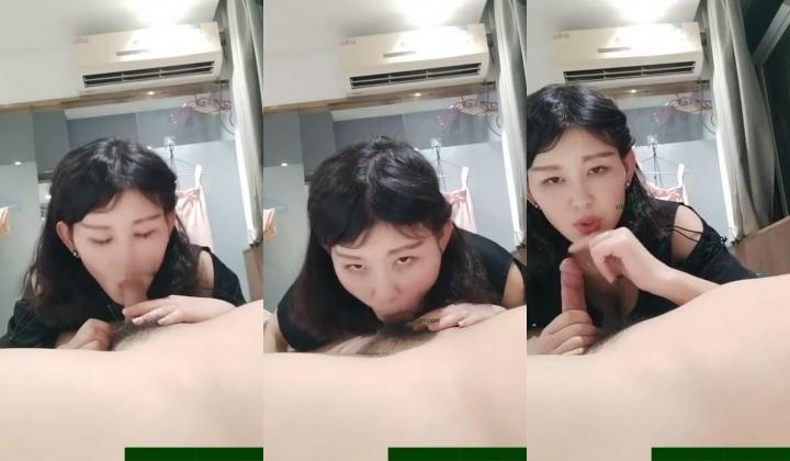 美女主播我想静静啊 逼逼里塞跳蛋去吃肯德基 旁边都是人的时候发情了 马上回家肏到爽