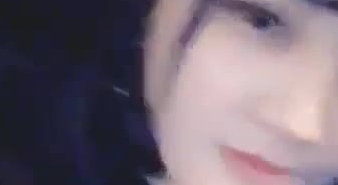 高颜值性感美女主播夜晚开着奔驰车去接粉丝网友路边玩车震,操的淫声浪语,太舒服没控制住被内射了
