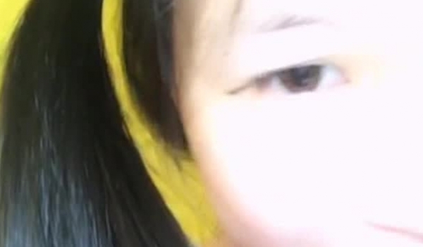 清纯漂亮很可爱的双马尾学生妹掰开小穴自慰秀 年纪不大玩的很开